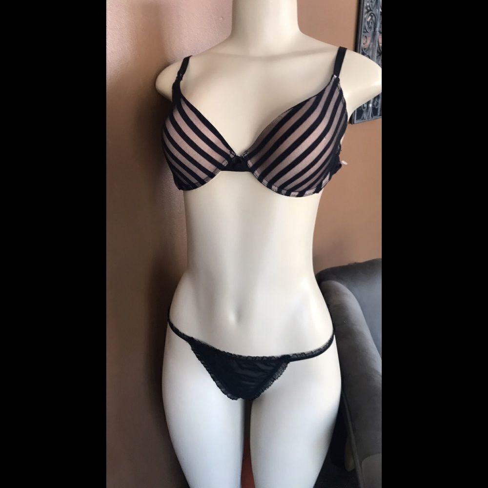 Fredericks’s of Hollywood Bra & Panties Set 36C